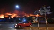 حرائق الأحراش تتسبب في إخلاء السكان بمدينة مارسيليا الفرنسية