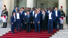 رغم الخسارة هولاند يستقبل المنتخب الفرنسي في قصر الايليزية