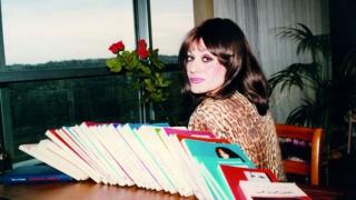 غادة السمان تثير مواقع التواصل الإجتماعي بعد صدور كتاب “رسائل أنسي الحاج إلى غادة السمان” وتعليقات طريفة عليه